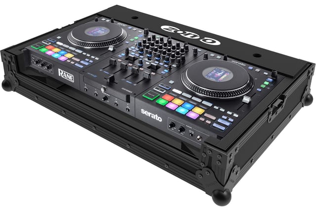 Zomo Flightcase Rane Performer NSE в черно, затворен, изглед отпред