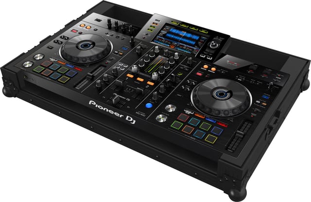 Черен Zomo Flightcase P-XDJ-RX2 NSE за Pioneer DJ XDJ-RX2 с алуминиеви профили и топчести ъгли