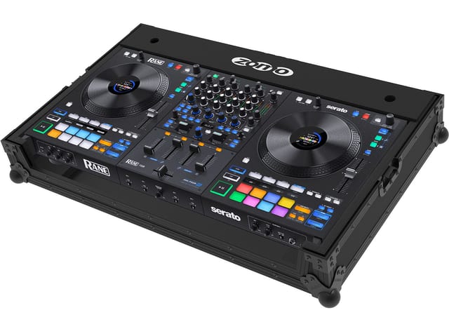 Zomo Flightcase Rane Four в черен NSE дизайн, затворен, изглед отпред