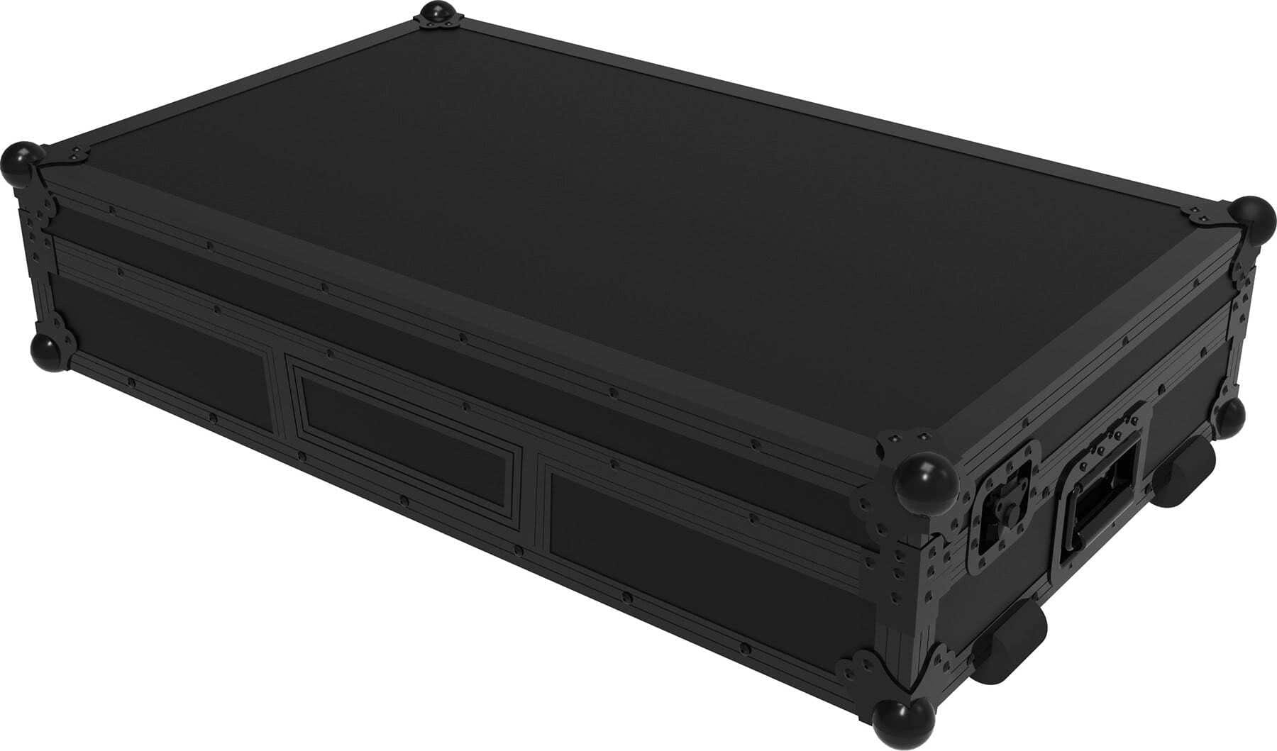 Zomo P-XDJ-XZ NSE Plus flightcase за Pioneer XDJ-XZ, детайл с ъгли и закопчалки