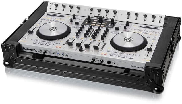 Черен Zomo Flightcase 4Trak NSE за DJ контролер Numark 4Trak