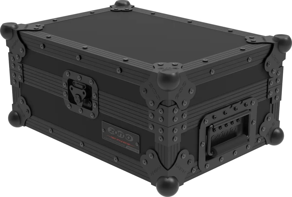 Zomo Flightcase A-CDJ1500X NSE с алуминиеви профили, ъглови протектори и закопчалки
