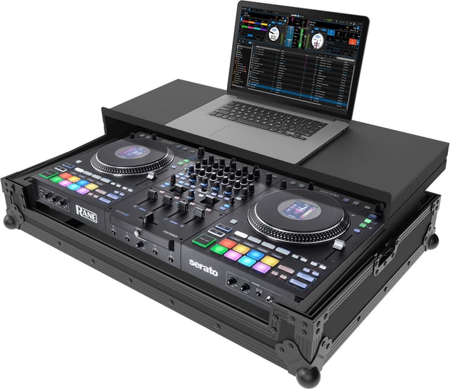 Zomo Flightcase Rane Performer Plus NSE в черно, общ изглед на затворения кейс