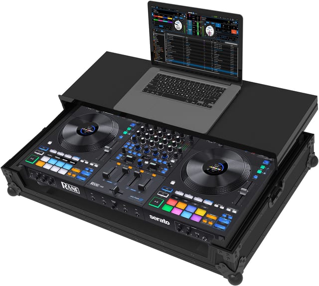 Zomo Flightcase Rane Four Plus NSE в черно, затворен, изглед отпред